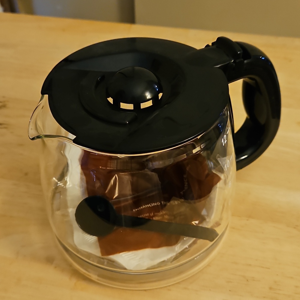 Gevalia Coffee Brewing Pot W/ Coffee Filters 4Pack and Scoop....NEW - Picture 5 of 5